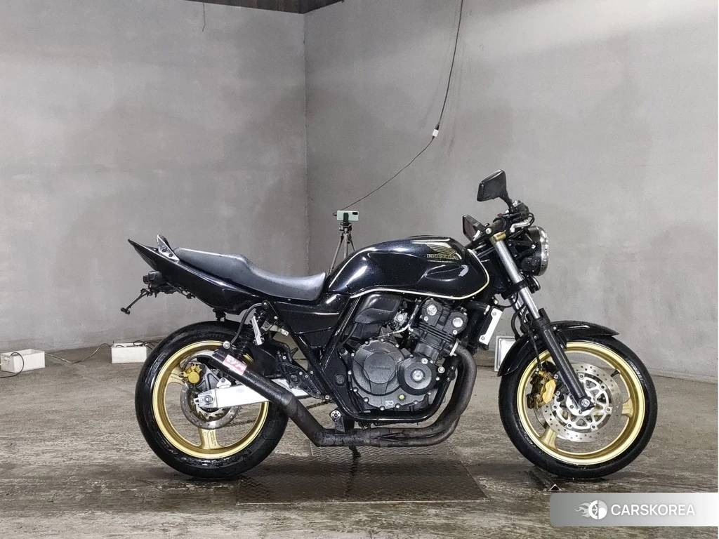Проданный Honda CB400SF 2012 из Японии