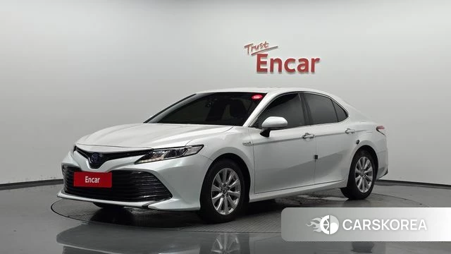 Toyota Camry (XV70) 2019 Белый из Кореи