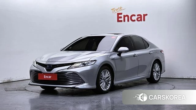Toyota Camry (XV70) 2018 Серебряный из Кореи