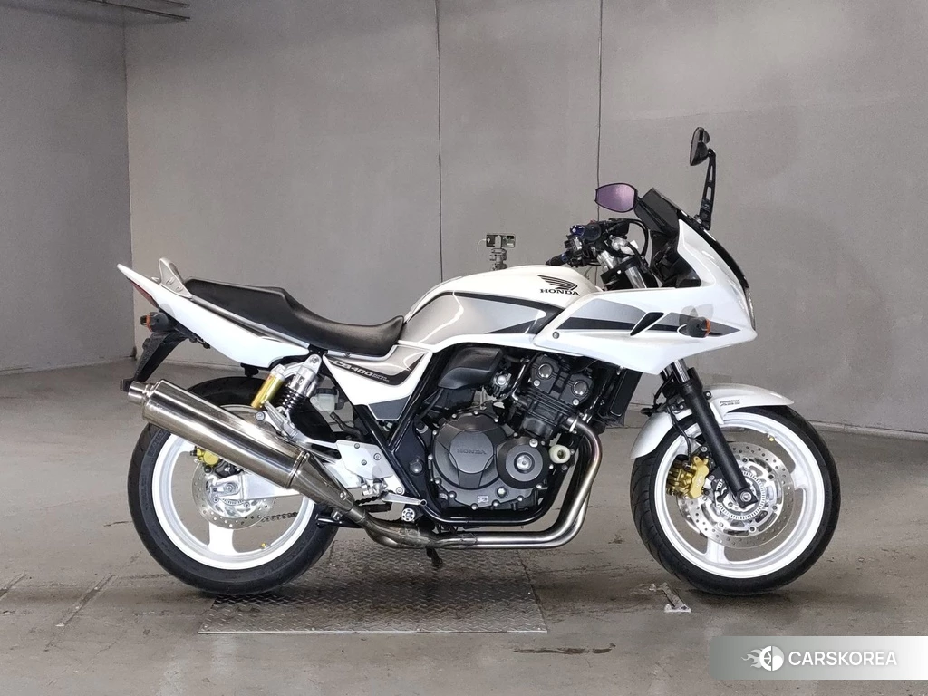 Проданный Honda CB400SF BOLDOR 2013 из Японии