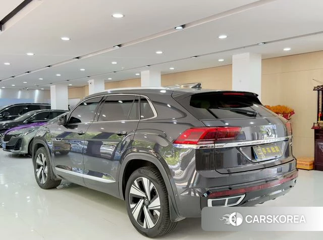 Volkswagen Tourang 2022 Черный из Китая