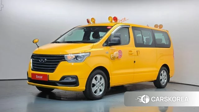Hyundai The New Grand Starex 2018 Желтый из Кореи