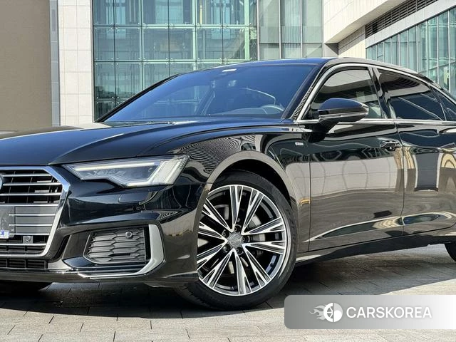Audi A6L 2021 Черный из Китая