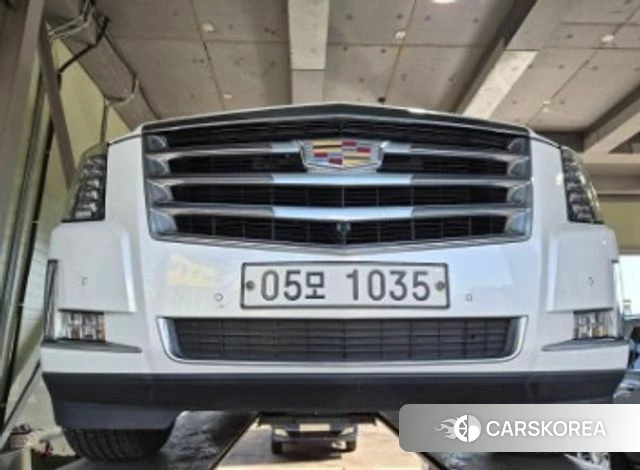 Cadillac Escalade 2018 Серебряный из Кореи