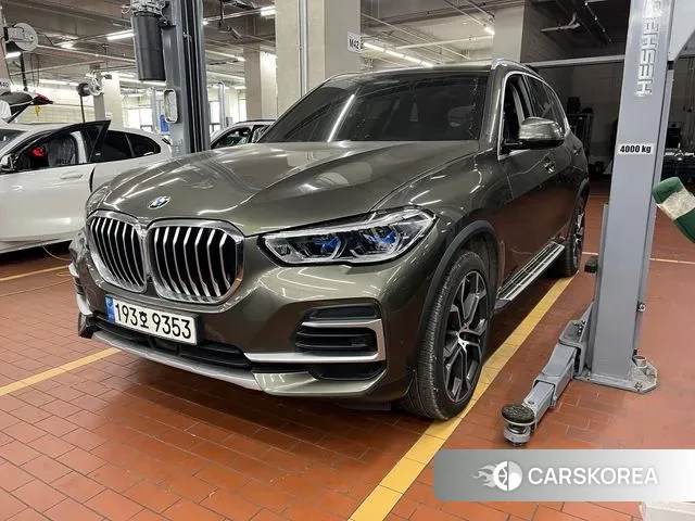BMW X5 (G05) 2023 Песочный из Кореи
