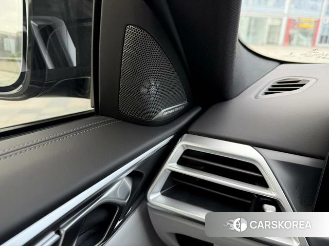 BMW M4 2025 Темно-серый из Китая