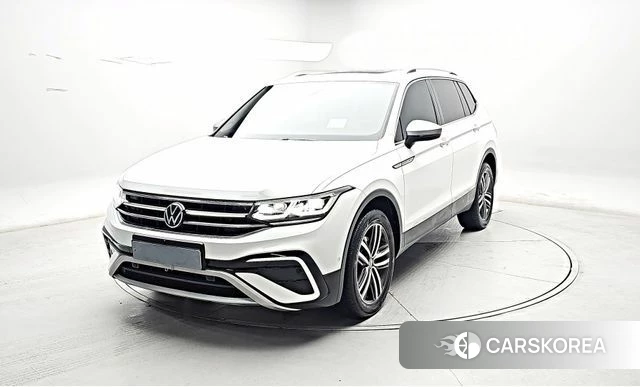 Volkswagen Tiguan Allspace 2023 Белый из Кореи