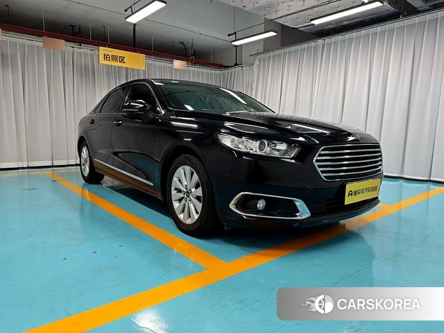 Ford Taurus 2018 Черный из Китая