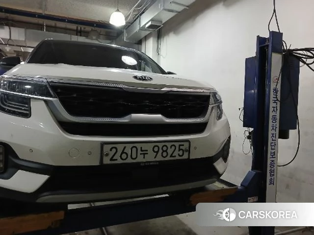 Kia Seltos 2019 Белый из Кореи