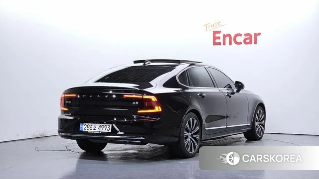 Volvo S90 2022 Черный из Кореи