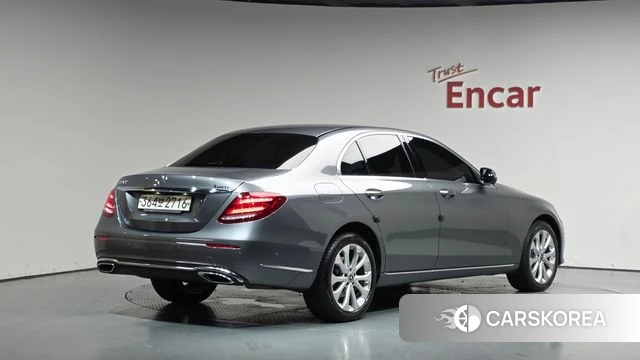 Mercedes-Benz E-Class W213 2020 Серый из Кореи