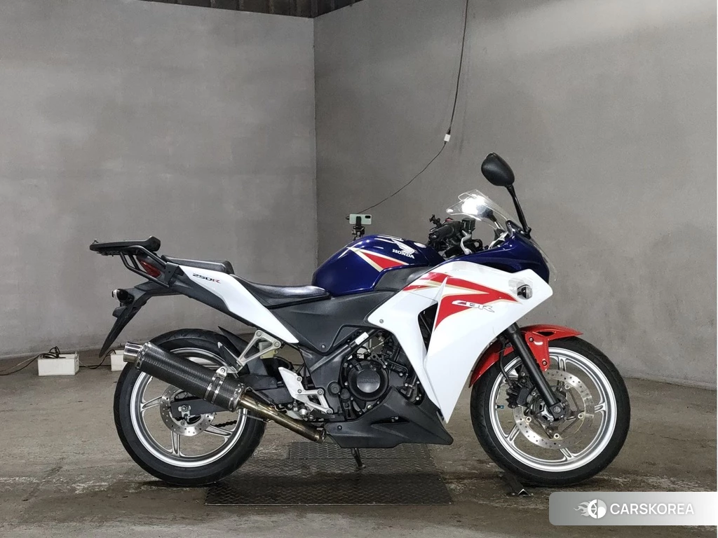 Проданный Honda CBR250R 2011 из Японии