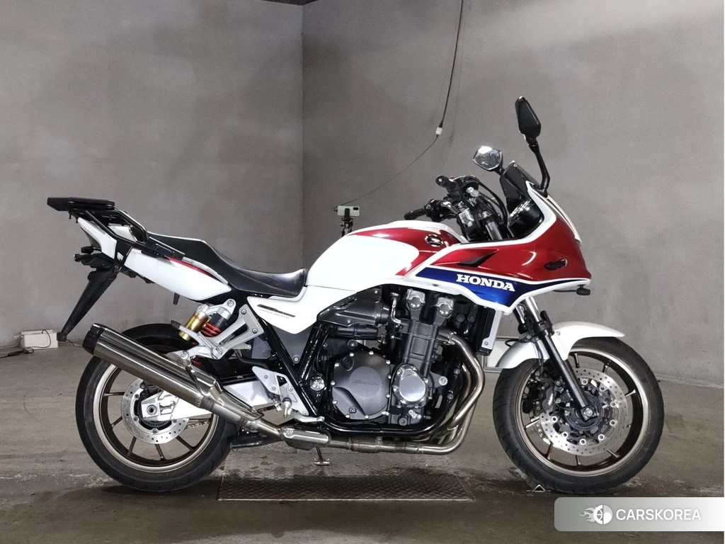 Проданный Honda CB1300SF BOLDOR 2015 из Японии