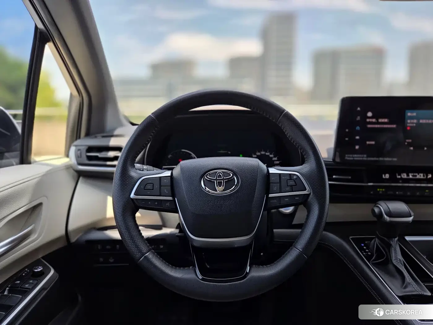 Toyota Sienna 2024 Белый из Китая