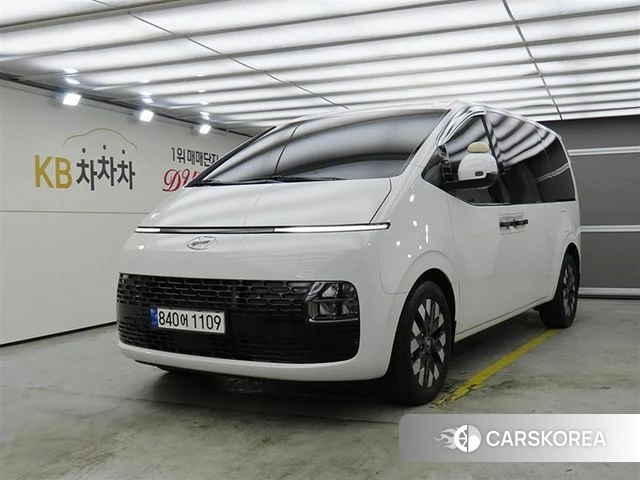 Hyundai Staria 2023 Белый из Кореи