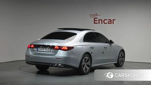 Mercedes-Benz E-Class W214 2025 Серебристо-серый из Кореи