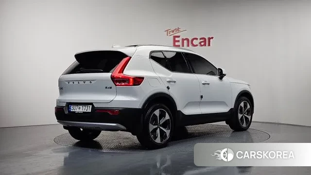 Volvo XC40 2024 Белый из Кореи