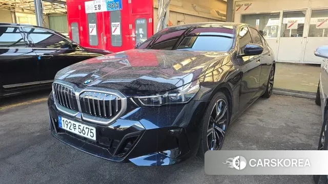 BMW 5 Series (G60) 2024 Черный из Кореи