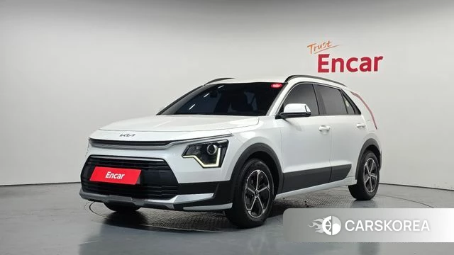 Kia Di Ol Nu Niro 2023 Белый из Кореи