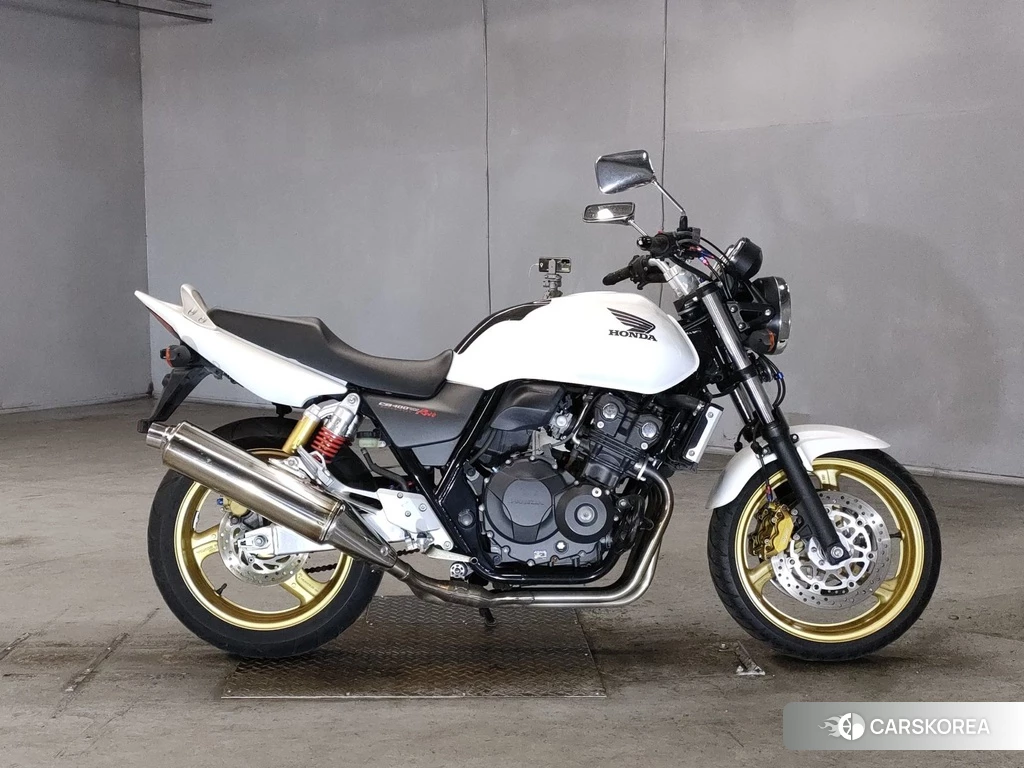 Проданный Honda CB400SF 2013 из Японии