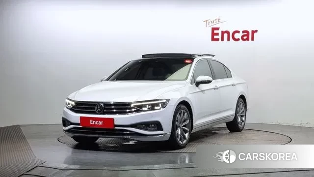 Volkswagen Passat GT (B8) 2021 Белый из Кореи