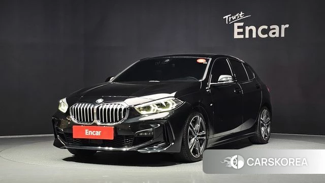 BMW 1 Series (F40) 2023 Черный из Кореи