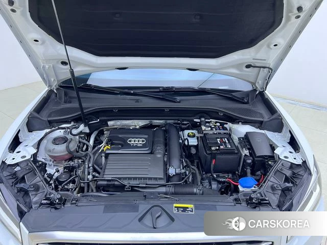 Audi Q2L 2020 Белый из Китая