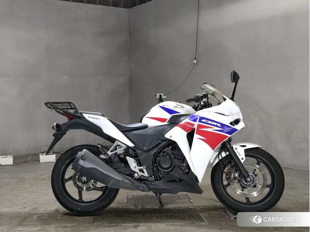 Проданный Honda CBR250R 2013 из Японии, фото 2