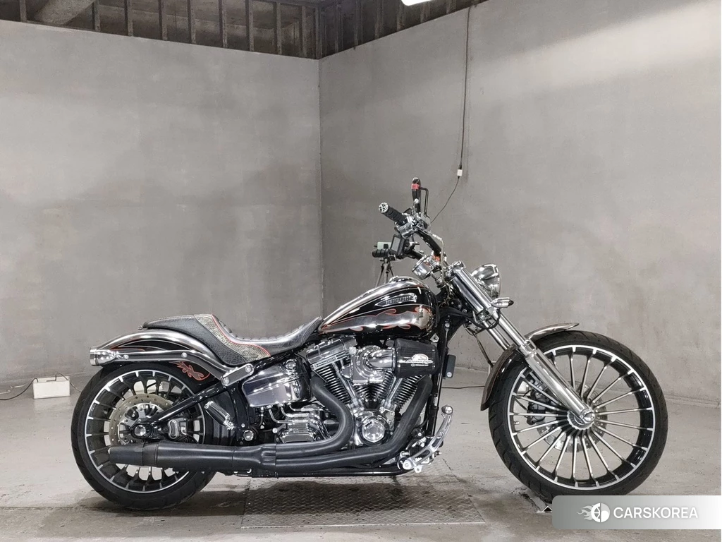 Проданный Harley-Davidson Softail Breakout FXSB CVO 2014 из Японии, фото 2