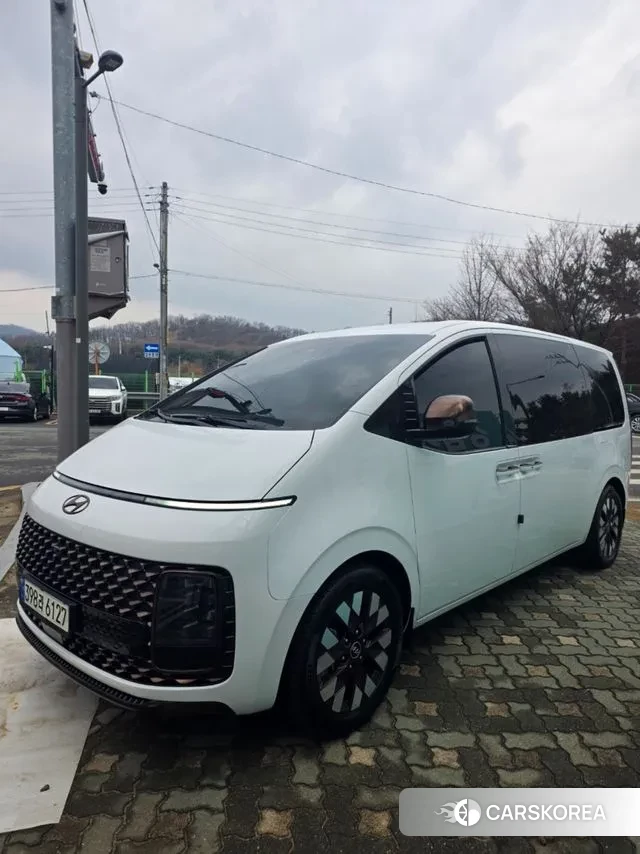 Hyundai Staria 2021 Белый из Кореи