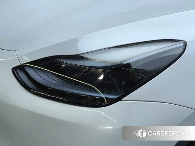 Tesla Model Y 2023 Белый из Китая