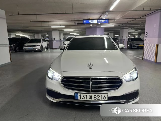 Mercedes-Benz E-Class W213 2021 Белый из Кореи