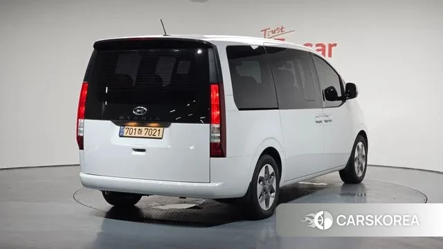 Hyundai Staria 2022 Белый из Кореи