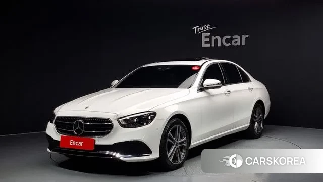 Mercedes-Benz E-Class W213 2022 Белый из Кореи