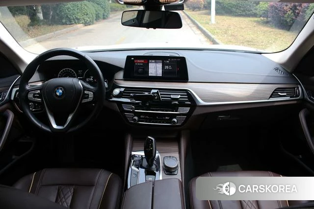 BMW 5 series PHEV 2019 Белый из Китая