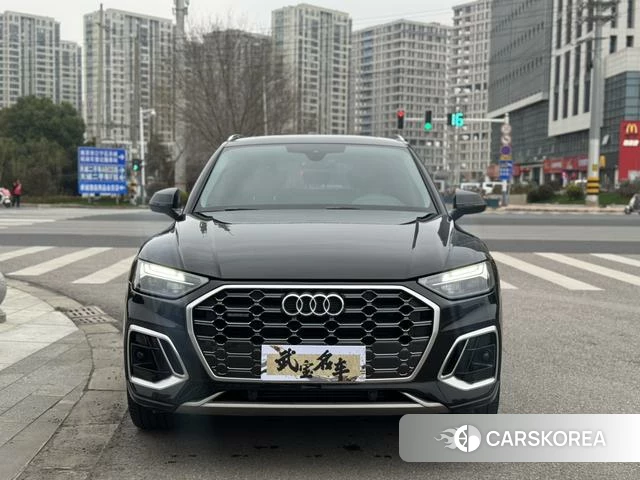 Audi Q5L 2023 Черный из Китая