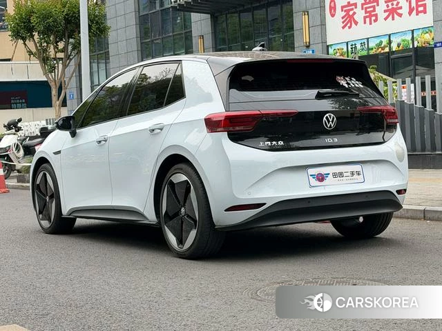 Volkswagen ID.3 2023 Белый из Китая