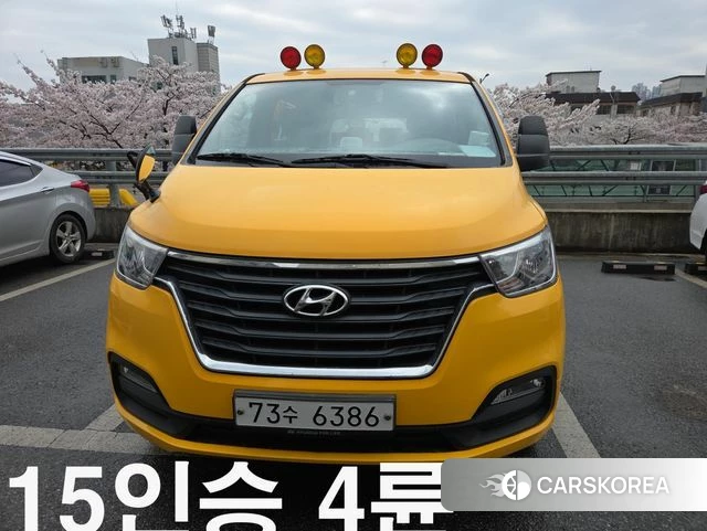 Hyundai The New Grand Starex 2019 Желтый из Кореи