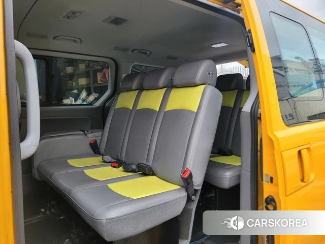 Hyundai The New Grand Starex 2021 Желтый из Кореи