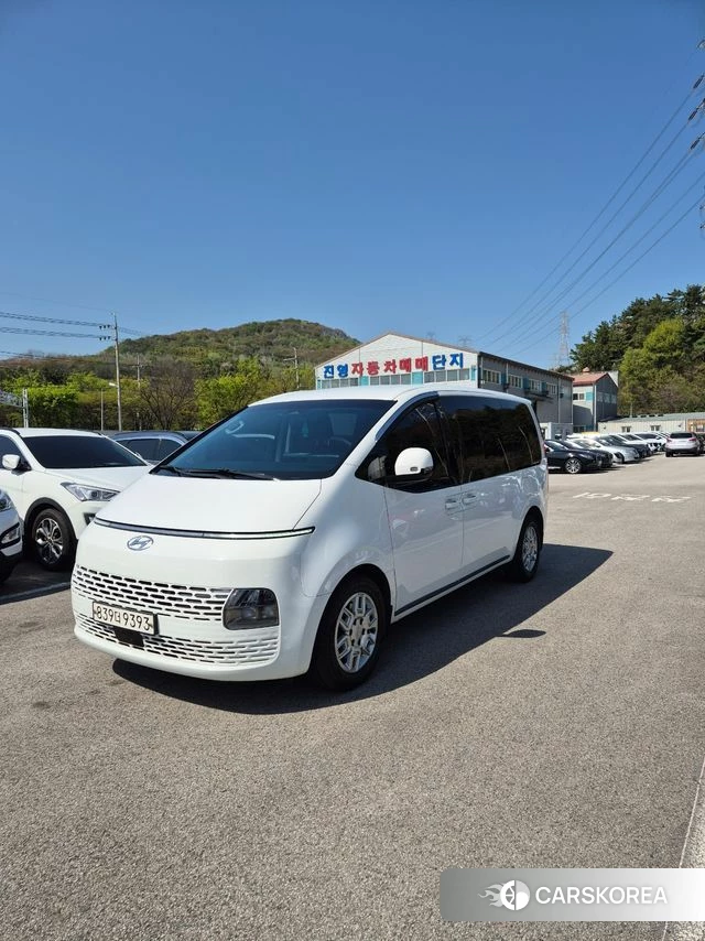 Hyundai Staria 2023 Белый из Кореи