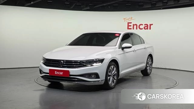 Volkswagen Passat GT (B8) 2022 Белый из Кореи
