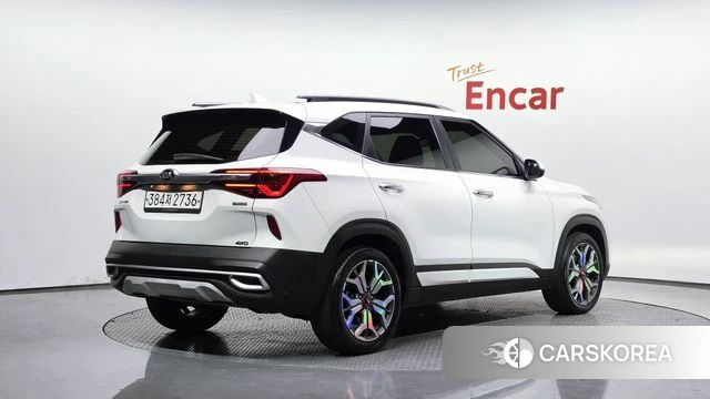 Kia Seltos 2019 Белый из Кореи