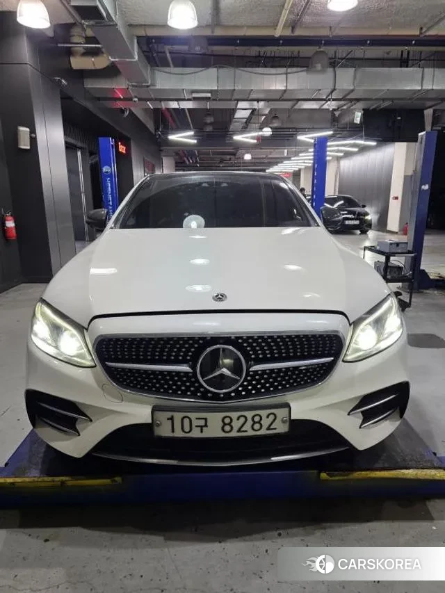 Mercedes-Benz E-Class W213 2018 Белый из Кореи