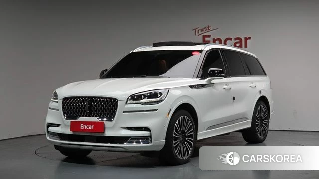 Lincoln Aviator 2nd generation 2023 Белый из Кореи