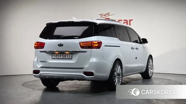 Kia The New Carnival 2019 Белый из Кореи