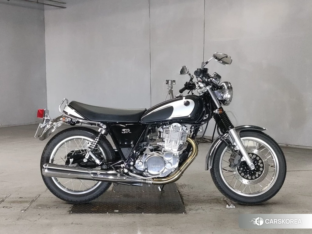 Проданный Yamaha SR 400 2021 из Японии