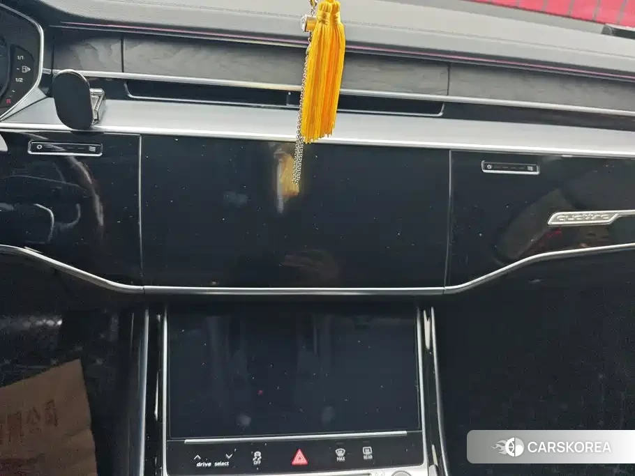 Audi A8 2023 Черный из Китая