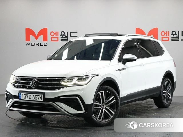 Volkswagen Tiguan Allspace 2023 Жемчужный цвет из Кореи