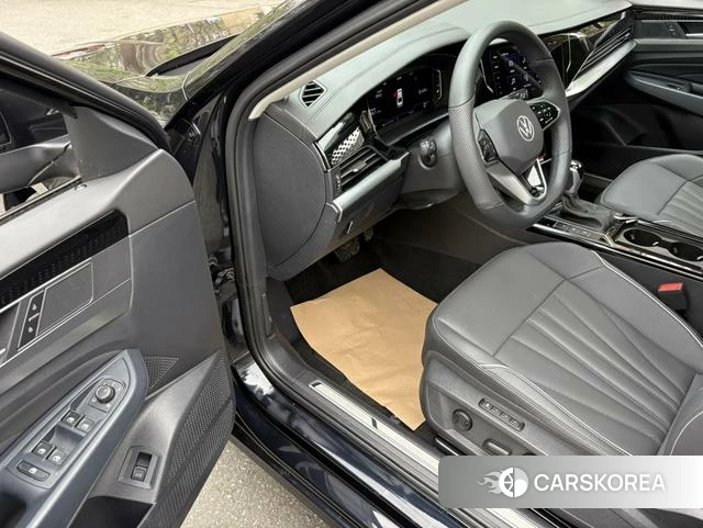 Volkswagen Passat 2024 Черный из Китая