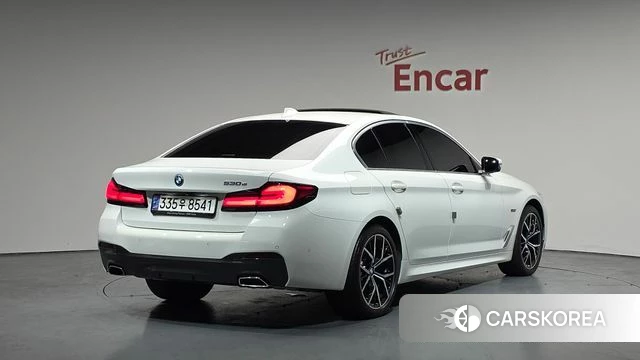 BMW 5 Series (G30) 2021 Белый из Кореи